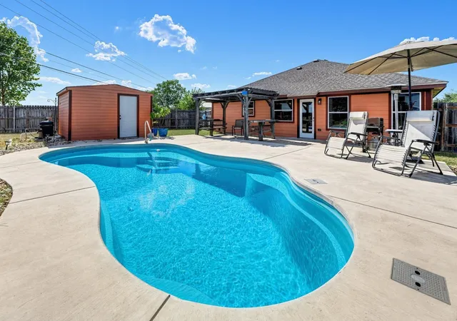 Photo 2 of Sale Pending at 823 Ruby Ct, Jarrell, TX 76537 | MLS# 5194508 | Listing updated on 2026-10-06