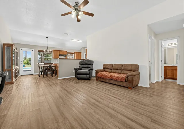 Photo 3 of Sale Pending at 823 Ruby Ct, Jarrell, TX 76537 | MLS# 5194508 | Listing updated on 2026-10-06
