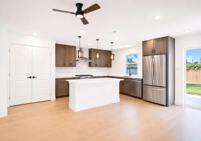 Photo 3 of Single family home for sale at 6706 Cruz St, Austin, TX 78741 | MLS# 8683378 | Listing updated on 2026-09-22