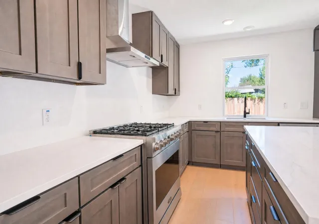 Photo 3 of Single family home for sale at 6706 Cruz St, Austin, TX 78741 | MLS# 8683378 | Listing updated on 2026-09-22