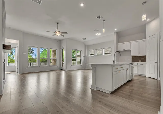Photo 4 of Single family home for sale at 225 Belford St, Georgetown, TX 78628 | MLS# 3278381 | Listing updated on 2026-10-25