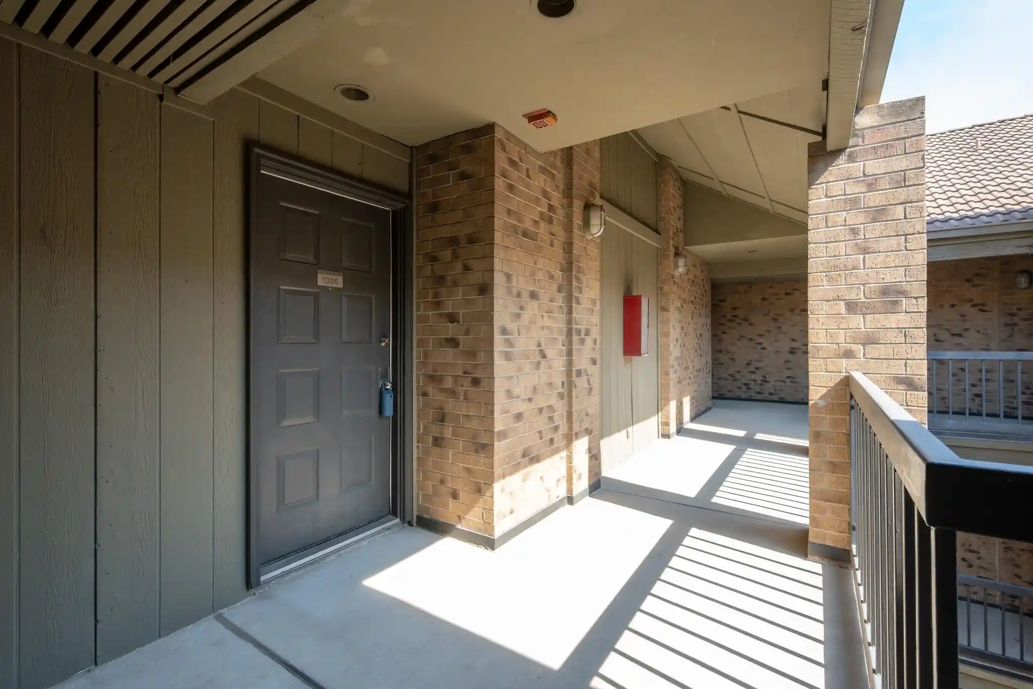 Listing Photo 2 - Condo for sale in 8888 Tallwood Dr located at 8888 Tallwood Dr, Austin, TX 78759 - Unit #1306