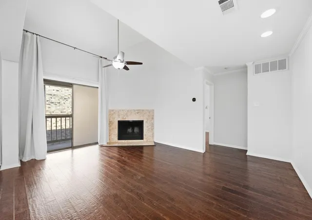 Listing Photo 3 - Condo for sale in building located at 8888 Tallwood Dr, Austin, TX 78759 - Unit #1306