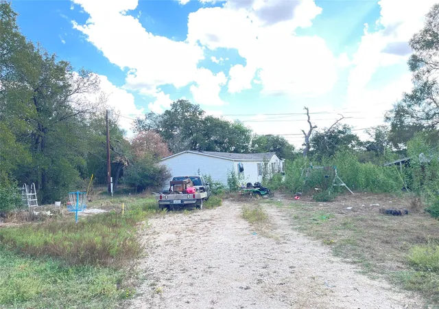 Photo 1 of Manufactured home for sale at 21906 Silvia Dr, Elgin, TX 78621 | MLS# 4826851 | Listing updated on 2026-10-04