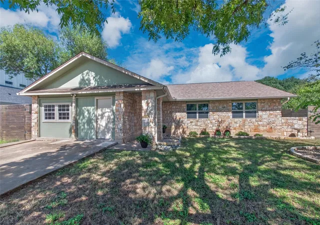 Photo 1 of Single family home for sale at 314 Horsethief Trl, Manchaca, TX 78652 | MLS# 7973508 | Listing updated on 2026-10-21