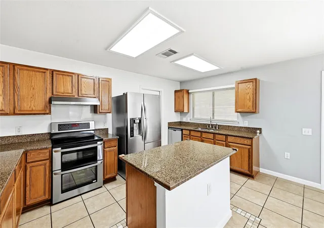 Photo 4 of Single family home for sale at 7516 Cats Eye Ln, Austin, TX 78747 | MLS# 2141225 | Listing updated on 2026-10-07