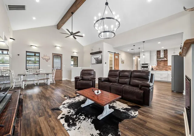 Photo 4 of Single family home for sale at 4408 Hennig Dr, Austin, TX 78738 | MLS# 1057880 | Listing updated on 2026-09-23