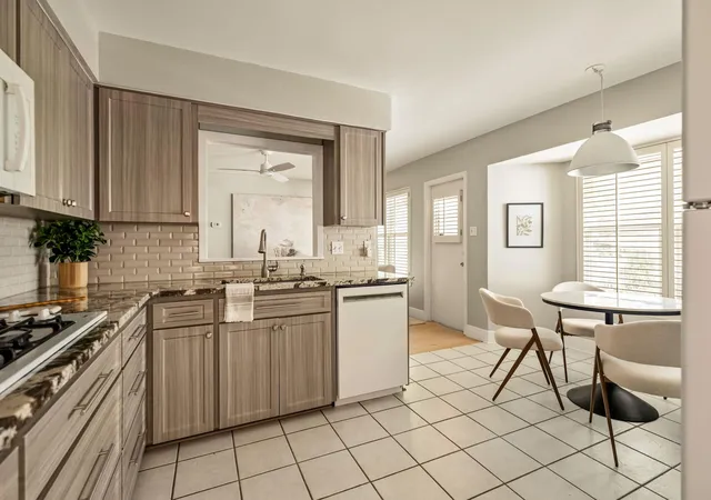 Photo 2 of Single family home for sale at 2708 Carnarvon Ln, Austin, TX 78704 | MLS# 8615062 | Listing updated on 2026-10-09