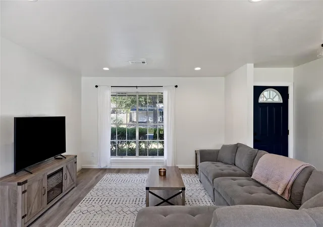 Photo 1 of Single family home for sale at 1801 Belford Dr, Austin, TX 78757 | MLS# 5586720 | Listing updated on 2026-10-10
