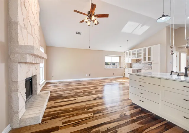 Photo 4 of Single family home for sale at 713 Dogwood Trl, Cedar Park, TX 78613 | MLS# 8202967 | Listing updated on 2026-10-27