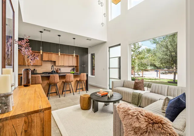 Photo 1 of Single family home for sale at 605 Brentwood St #1, Austin, TX 78752 | MLS# 6452672 | Listing updated on 2026-10-03