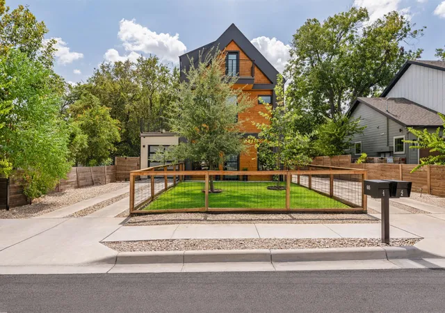 Photo 40 of Single family home for sale at 605 Brentwood St #1, Austin, TX 78752 | MLS# 6452672 | Listing updated on 2026-10-03