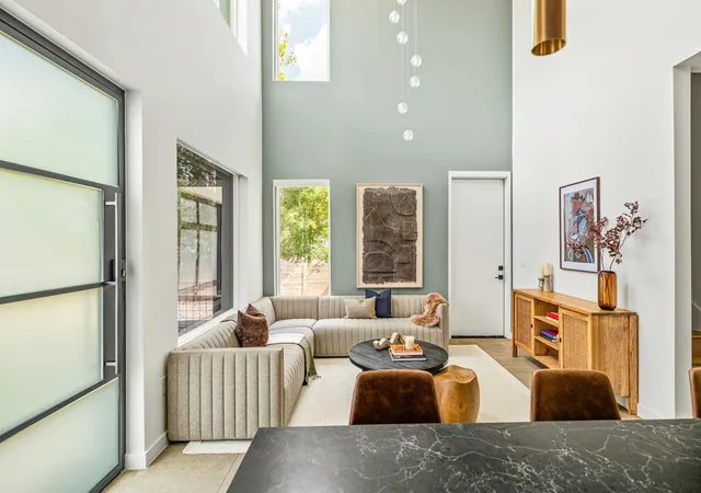 Listing Photo 4 - Condo for sale in building located at 605 Brentwood St, Austin, TX 78752 - Unit #1