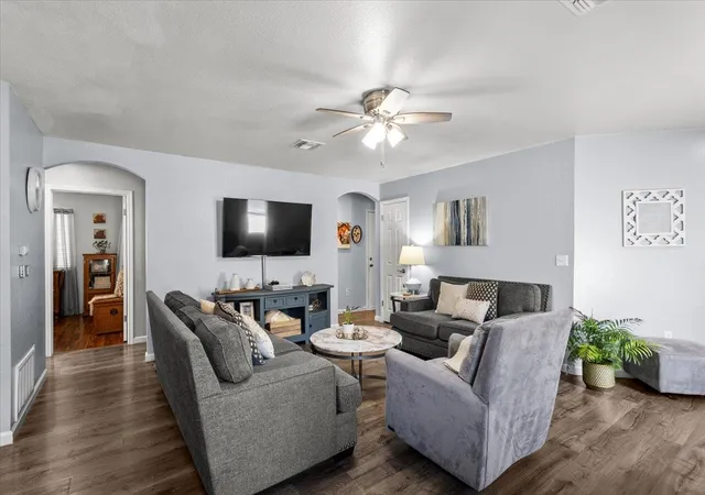 Photo 3 of Single family home for sale at 12609 Campana Dr, Del Valle, TX 78617 | MLS# 5557902 | Listing updated on 2026-10-10