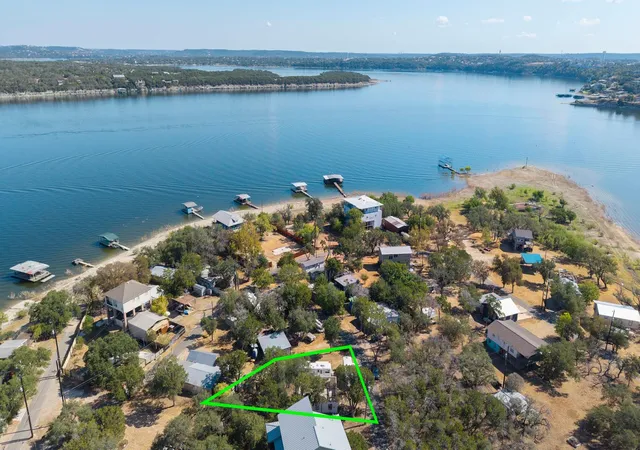 Photo 4 of Single family home for sale at 1704 Ctr Point Ln, Austin, TX 78734 | MLS# 9325730 | Listing updated on 2026-10-26