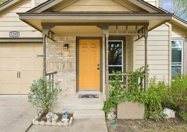 Photo 2 of Single family home for sale at 1208 Glen Summer Cv, Austin, TX 78753 | MLS# 7335200 | Listing updated on 2026-09-24