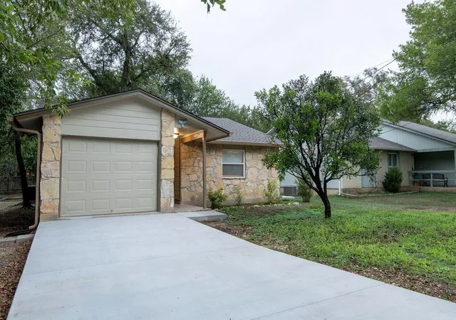 Photo 2 of Single family home for sale at 2018 Nevada St, San Marcos, TX 78666 | MLS# 7576042 | Listing updated on 2026-10-11