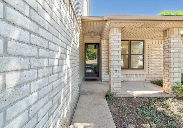 Photo 2 of Single family home for sale at 1202 Ivybridge Dr, Pflugerville, TX 78660 | MLS# 1673387 | Listing updated on 2026-10-09