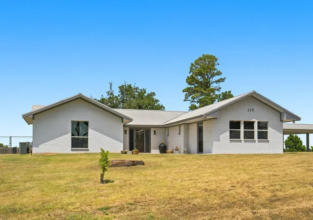 Photo 1 of Single family home for sale at 114 Pinedale Dr, Bastrop, TX 78602 | MLS# 9044966 | Listing updated on 2026-10-09