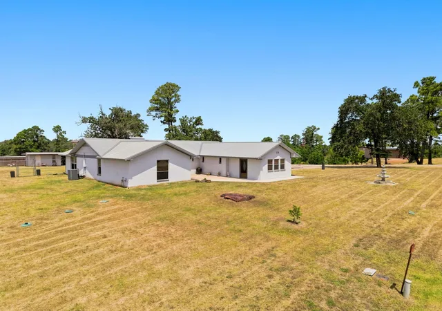 Photo 3 of Single family home for sale at 114 Pinedale Dr, Bastrop, TX 78602 | MLS# 9044966 | Listing updated on 2026-10-09