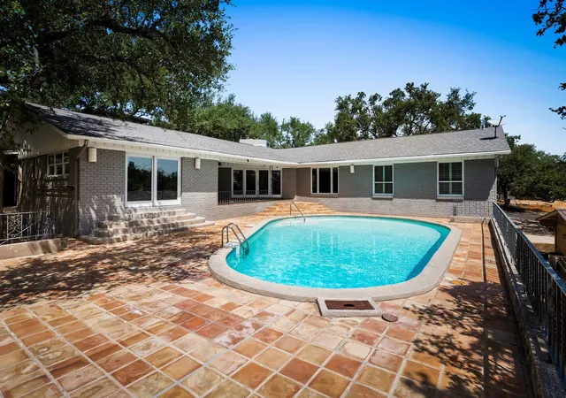 Photo 2 of Sale Pending at 3407 Mount Barker Dr, Austin, TX 78731 | MLS# 4481757 | Listing updated on 2026-10-11