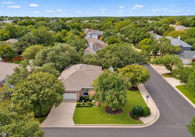Photo 1 of Single family home for sale at 6661 Ruxton Ln, Austin, TX 78749 | MLS# 2136993 | Listing updated on 2026-09-24