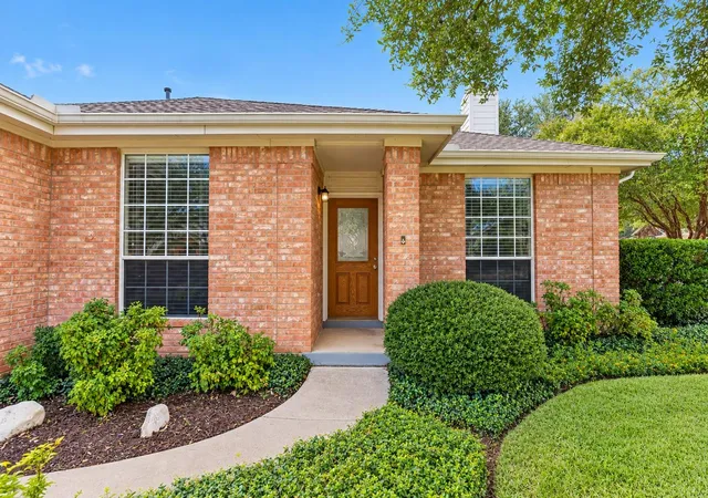 Photo 2 of Single family home for sale at 6661 Ruxton Ln, Austin, TX 78749 | MLS# 2136993 | Listing updated on 2026-09-24