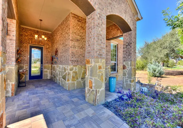 Photo 2 of Single family home for sale at 400 Iron Rail Ln, Georgetown, TX 78633 | MLS# 7217907 | Listing updated on 2026-10-06