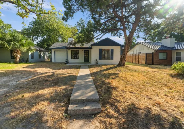 Single family home for sale at 1302 Bentwood Rd, Austin, TX 78722 | MLS# 5780002