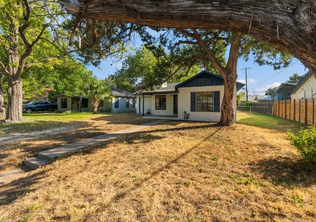 Photo 1 of Single family home for sale at 1302 Bentwood Rd, Austin, TX 78722 | MLS# 5780002 | Listing updated on 2026-10-04