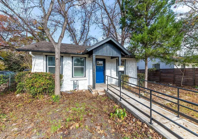 Photo 1 of Single family home for sale at 1614 Holly St, Austin, TX 78702 | MLS# 7429541 | Listing updated on 2026-09-23