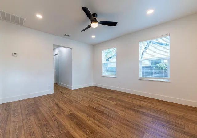 Photo 13 of Single family home for sale at 1614 Holly St, Austin, TX 78702 | MLS# 7429541 | Listing updated on 2026-10-08