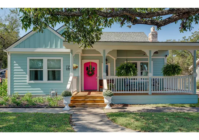 Photo 1 of Single family home for sale at 1709 Lexington St, Taylor, TX 76574 | MLS# 6514632 | Listing updated on 2026-09-30