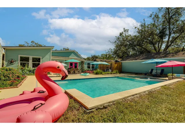 Photo 2 of Single family home for sale at 1709 Lexington St, Taylor, TX 76574 | MLS# 6514632 | Listing updated on 2026-09-30