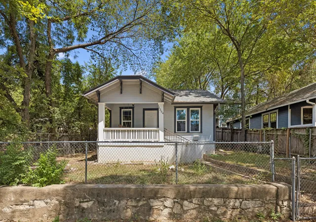Photo 1 of Single family home for sale at 1204 Taylor St, Austin, TX 78702 | MLS# 9567772 | Listing updated on 2026-09-23