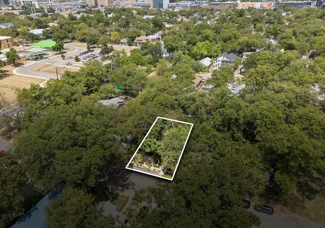 Photo 2 of Single family home for sale at 1204 Taylor St, Austin, TX 78702 | MLS# 9567772 | Listing updated on 2026-09-23