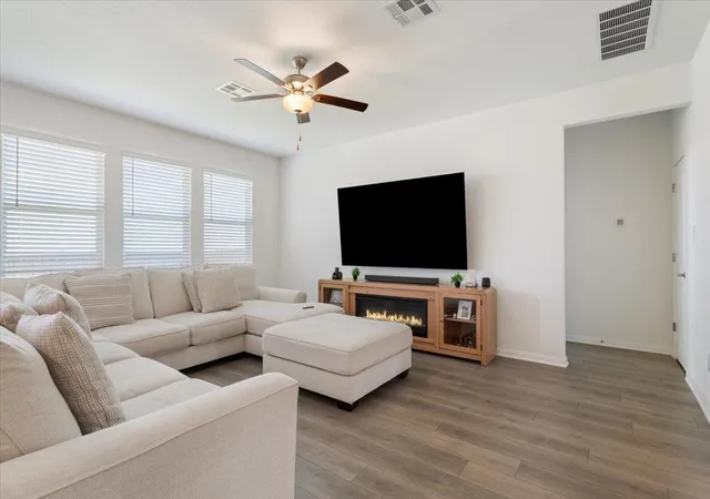 Photo 4 of Single family home for sale at 2003 Wynn Rd, Hutto, TX 78634 | MLS# 2618868 | Listing updated on 2026-09-30