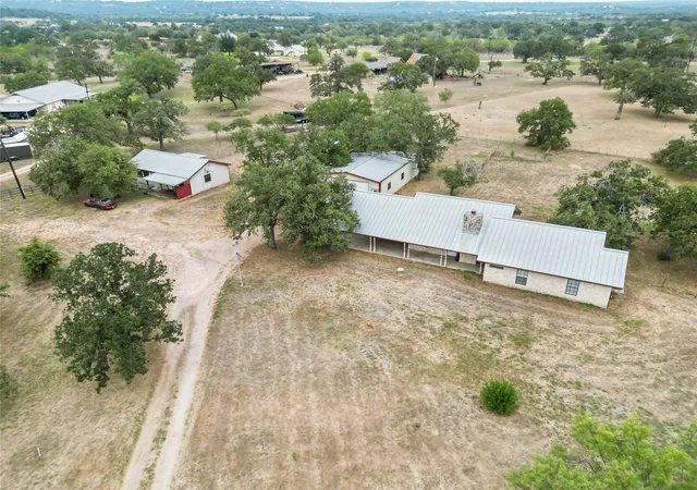 Photo 3 of Single family home for sale at 530 County Rd 123a, Marble Falls, TX 78654 | MLS# 5981438 | Listing updated on 2026-10-04