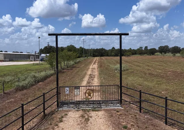 Photo 1 of Land for sale at 2496 Highway 304, Smithville, TX 78957 | MLS# 2629099 | Listing updated on 2026-09-23
