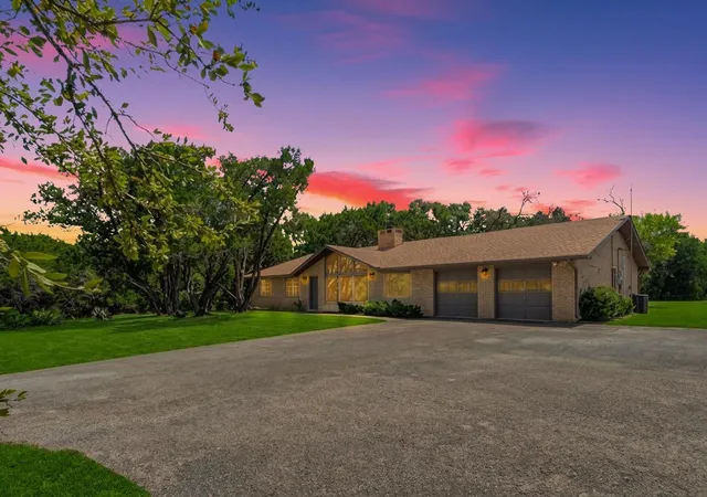 Photo 2 of Single family home for sale at 121 Merrywood Ln, San Marcos, TX 78666 | MLS# 6586855 | Listing updated on 2026-10-23