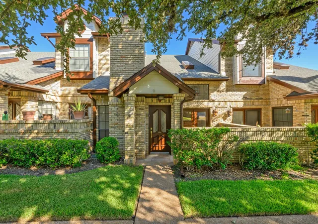 Condo for sale at 10819 Crown Colony Dr #4, Austin, TX 78747 | MLS# 6639581