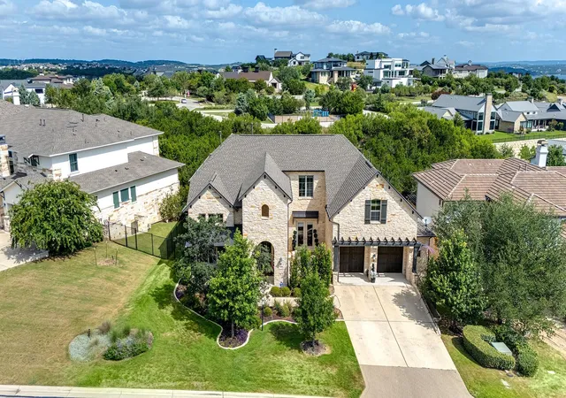 Photo 4 of Single family home for sale at 520 Woodside Ter, Austin, TX 78738 | MLS# 1805390 | Listing updated on 2026-10-29