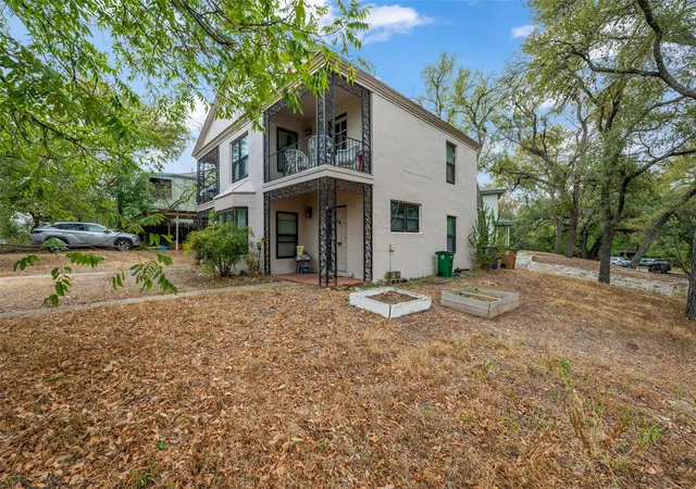 Photo 3 of Multi family home for sale at 1401 Kirkwood Rd, Austin, TX 78722 | MLS# 7275533 | Listing updated on 2026-10-09