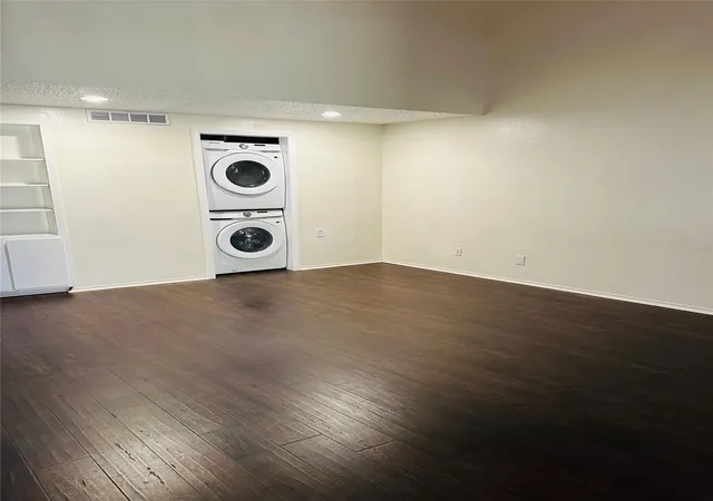 Photo 3 of Condo for sale at 2401 Leon St #307, Austin, TX 78705 | MLS# 7108499 | Listing updated on 2026-09-25