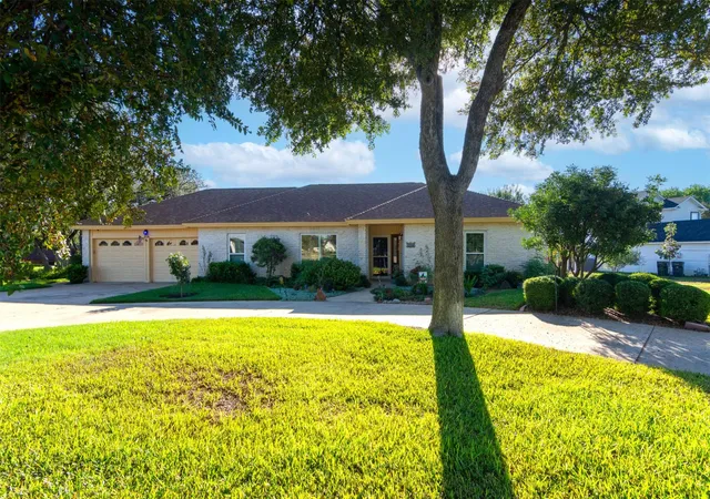 Single family home for sale at 219 Turtle Bnd, Georgetown, TX 78628 | MLS# 9231297