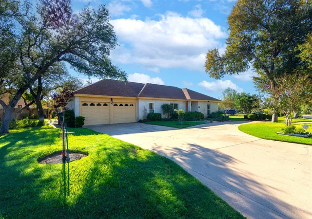 Photo 1 of Single family home for sale at 219 Turtle Bnd, Georgetown, TX 78628 | MLS# 9231297 | Listing updated on 2026-10-10