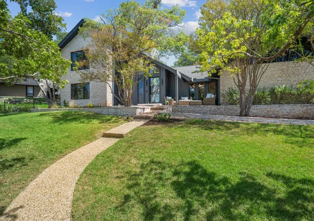 Single family home for sale at 2308 Cypress Pt E, Austin, TX 78746 | MLS# 5919876