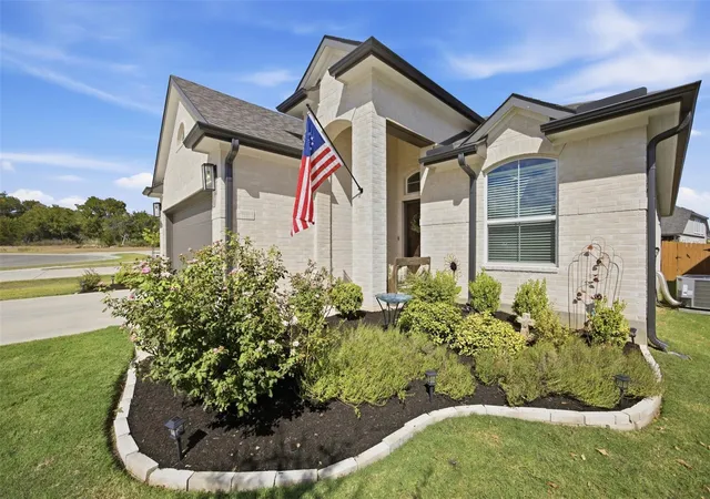 Photo 4 of Single family home for sale at 112 Cherry Sage Cv, Georgetown, TX 78628 | MLS# 2466262 | Listing updated on 2026-09-26