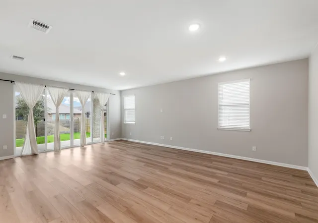 Photo 3 of Single family home for sale at 117 Alistair Dr, Georgetown, TX 78633 | MLS# 1817784 | Listing updated on 2026-10-26