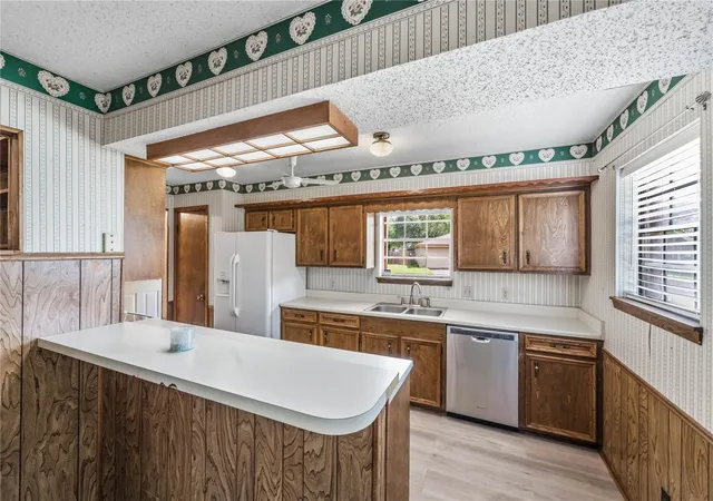 Photo 3 of Single family home for sale at 1070 N Franklin St, La Grange, TX 78945 | MLS# 9165608 | Listing updated on 2026-09-29